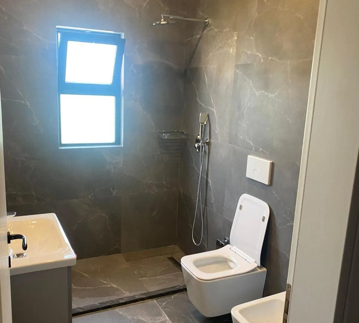 Lana River Modern Apartment Tirana Albanien